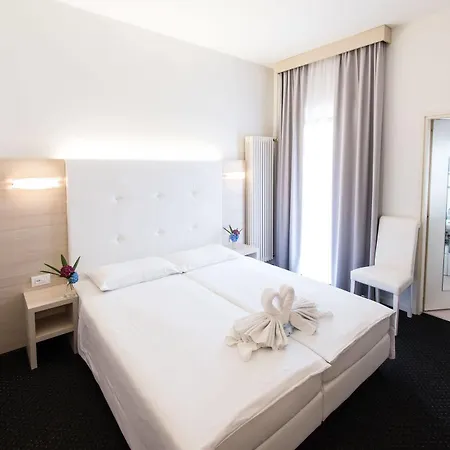 Hotell @ Locarno 3*